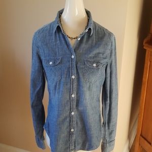 American Eagle Med Denim Shirt 🌟